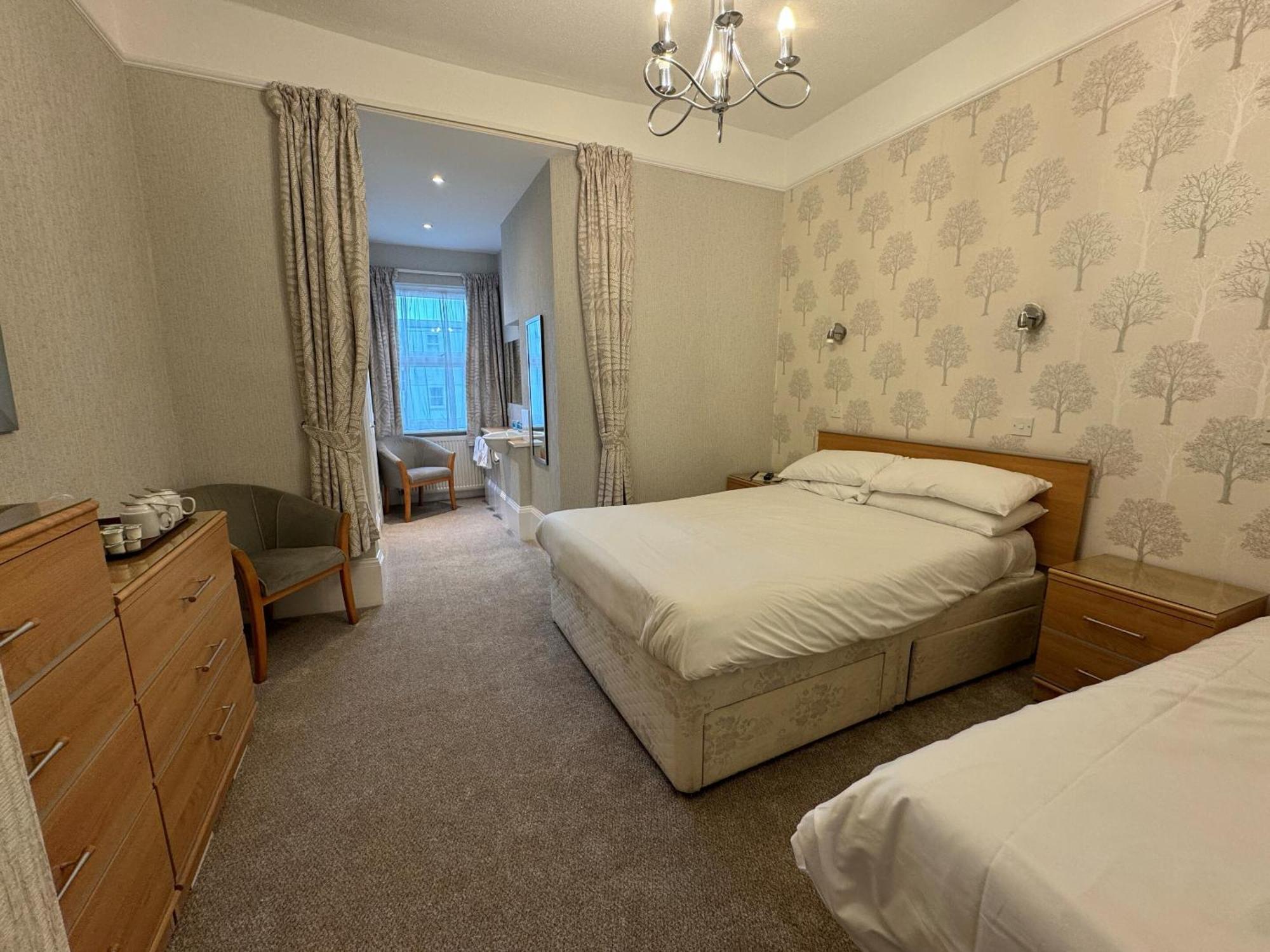 Haddon Hall Hotel Истбурн Номер фото