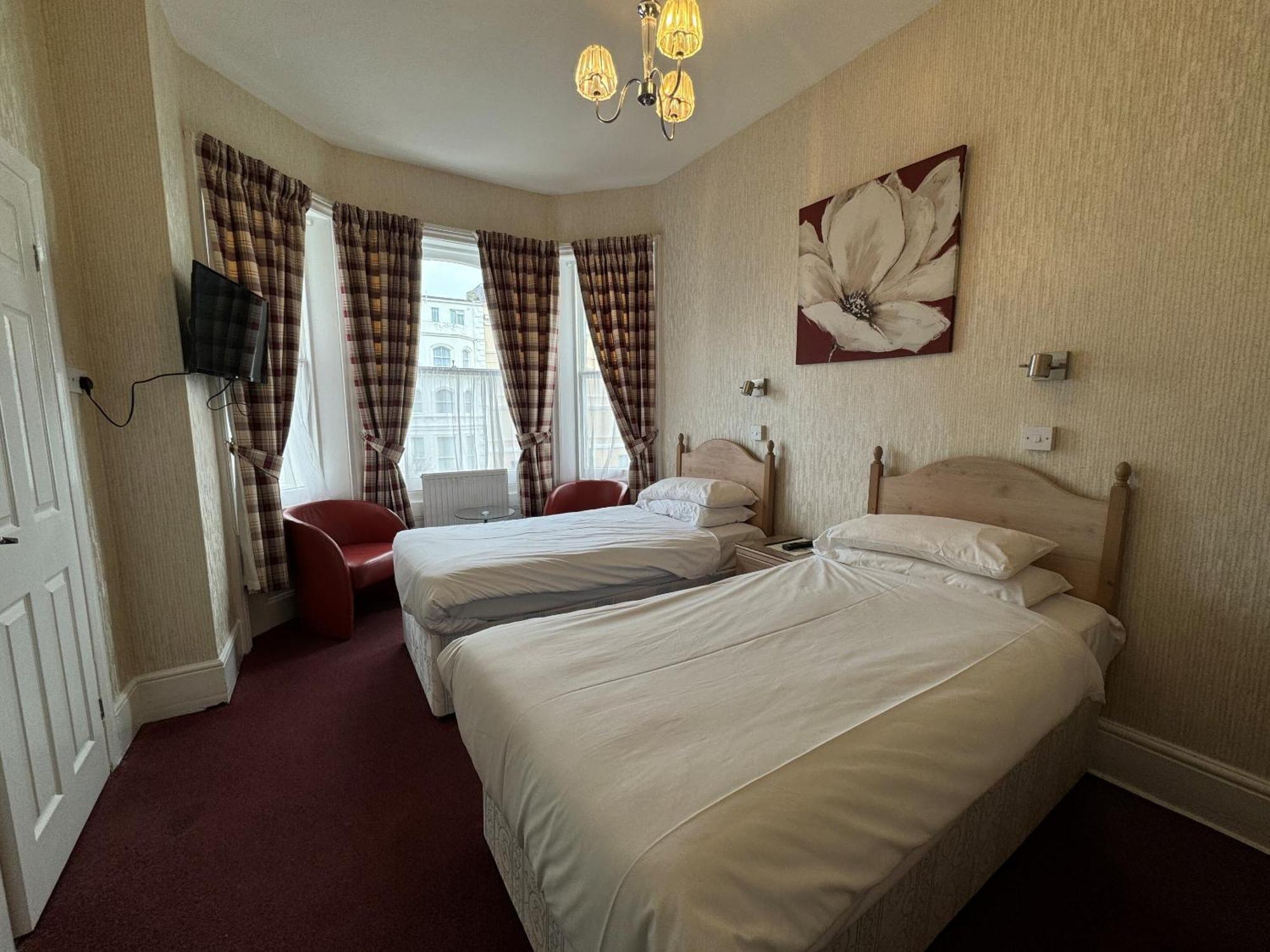 Haddon Hall Hotel Истбурн Номер фото