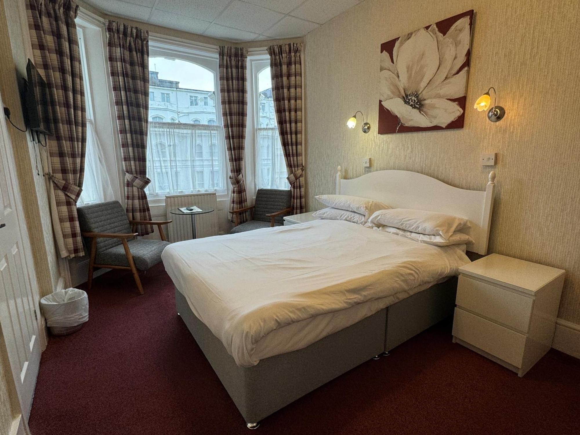 Haddon Hall Hotel Истбурн Номер фото