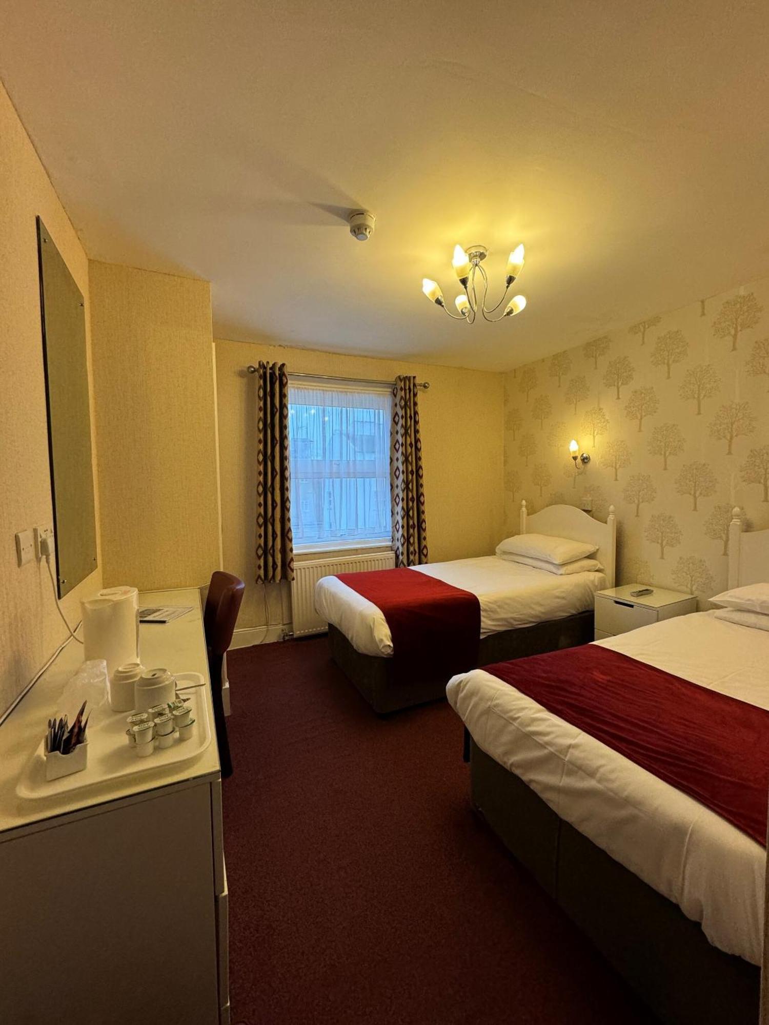 Haddon Hall Hotel Истбурн Номер фото